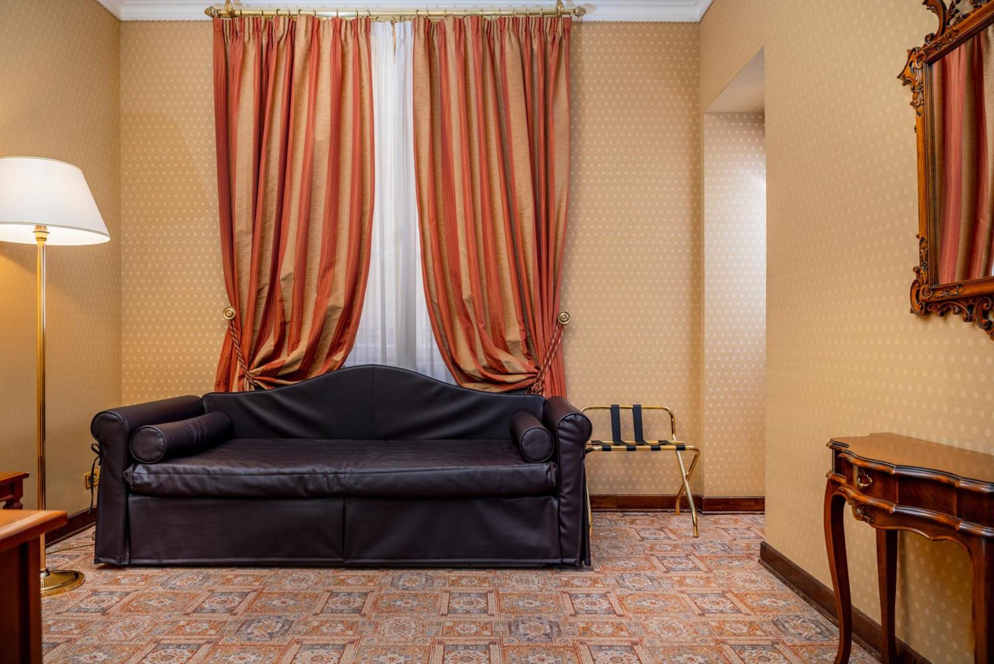 Hotel Oceania Roma Esterno foto