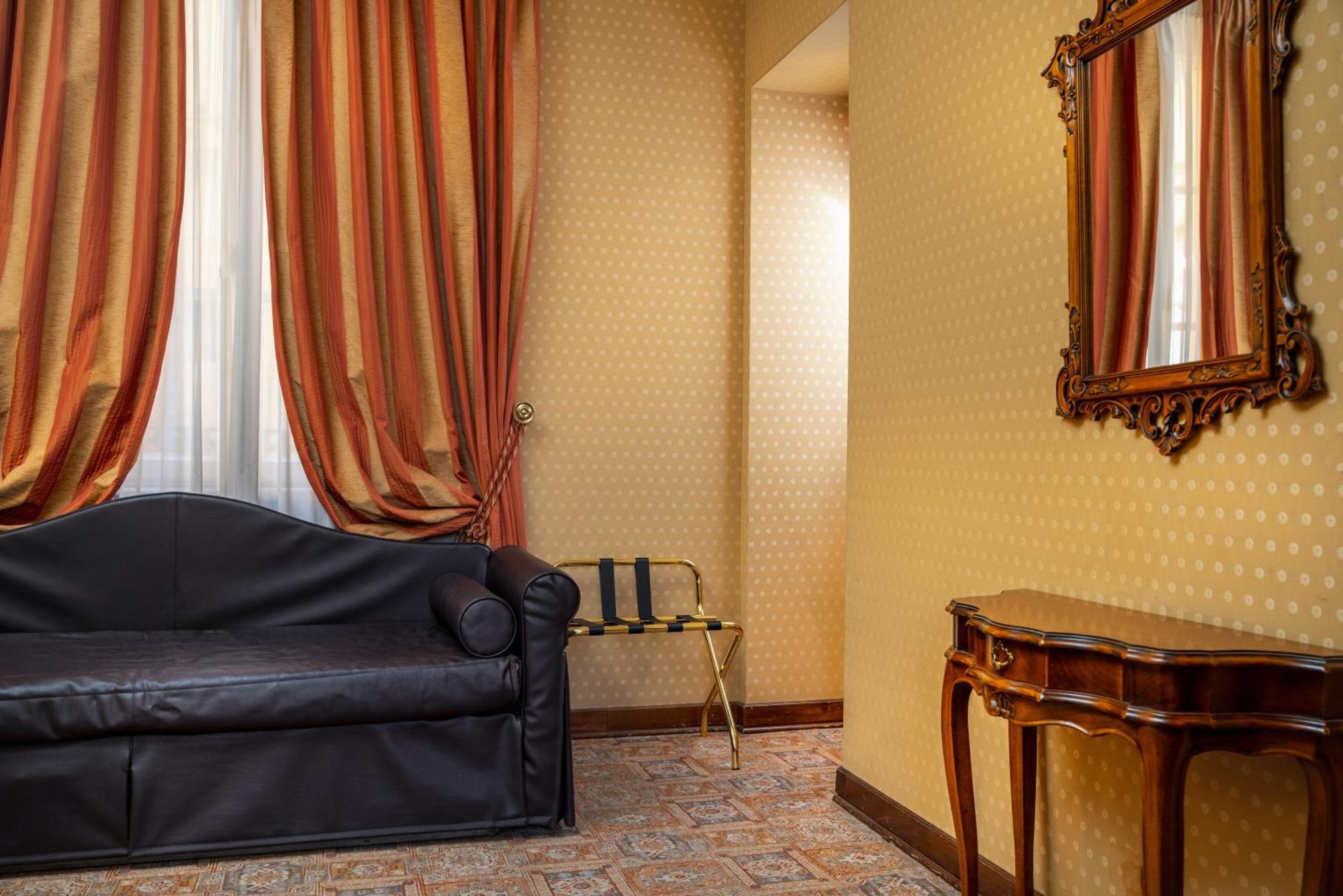 Hotel Oceania Roma Esterno foto