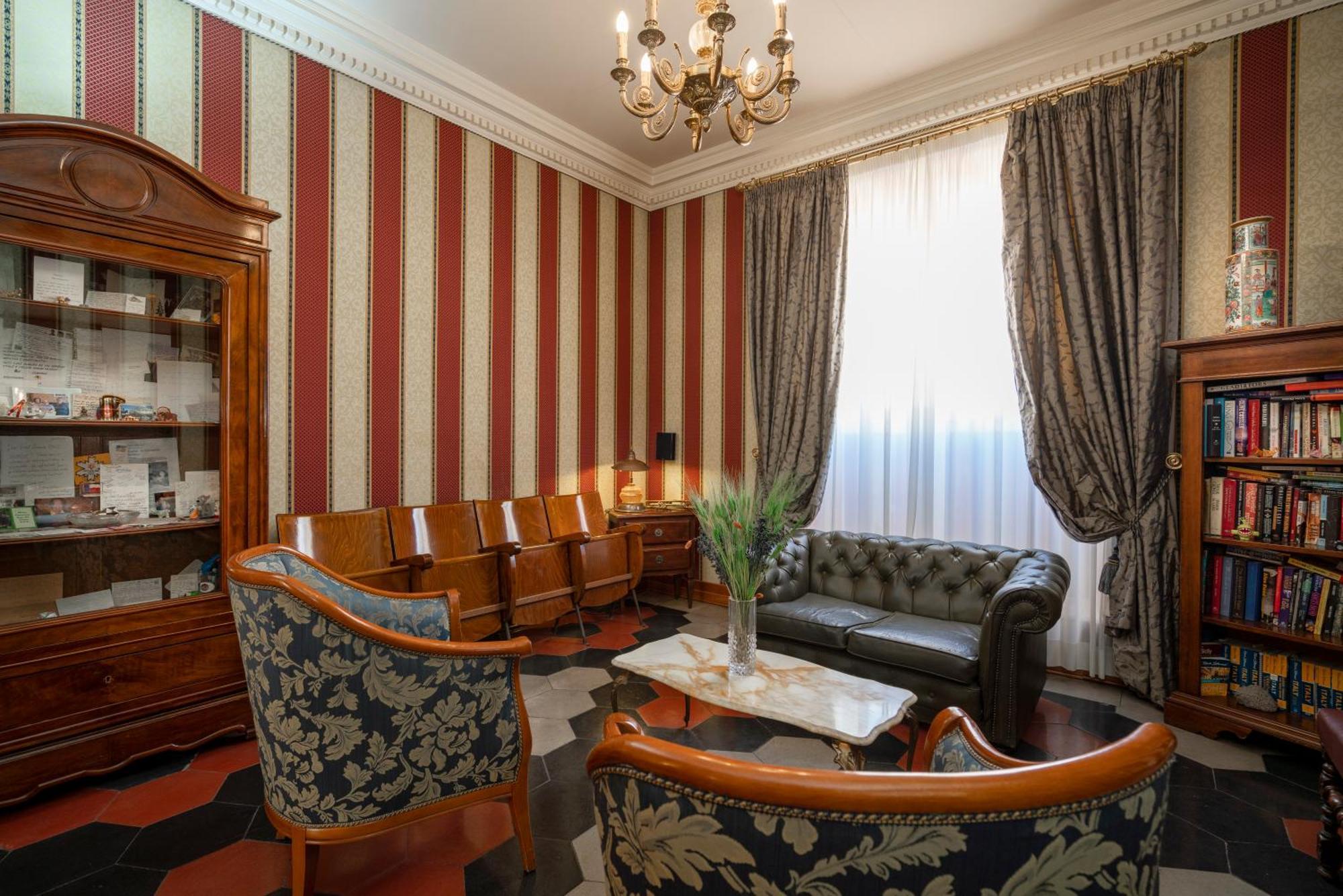 Hotel Oceania Roma Esterno foto